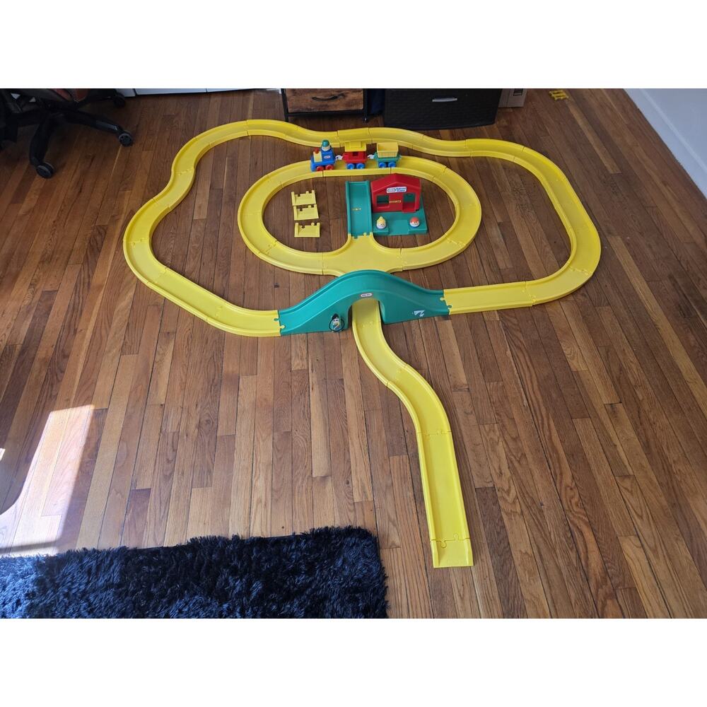 Little Tikes Creative Railway Roadway Railroad Train Station Tracks 46 Pc Lot